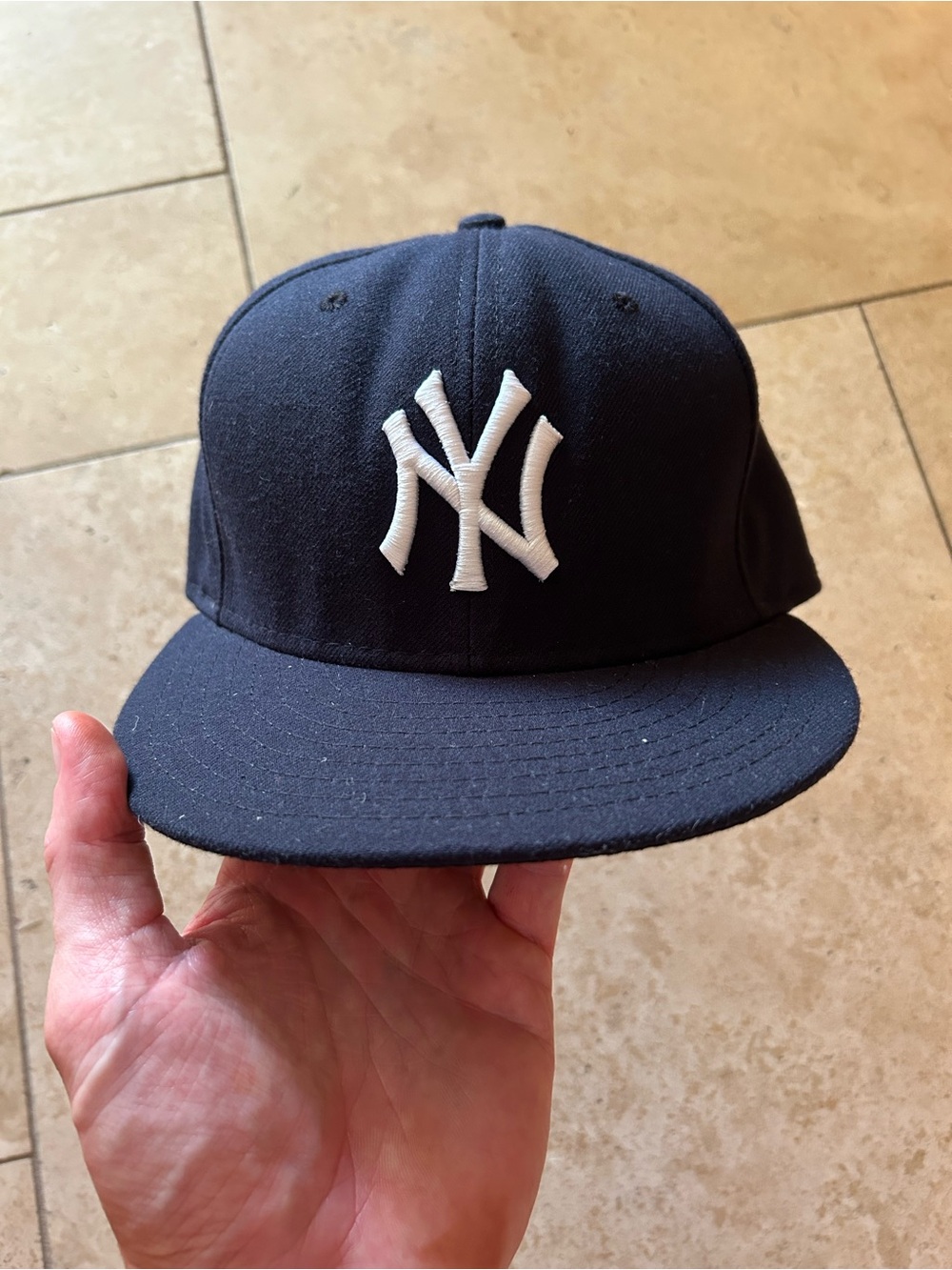Men’s New York Yankees New Era 59FIFTY Authentic Collection hat size 7 1/2.